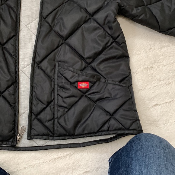 Dickie’s Urban Outfitter black Quilted Jacket. Ladies size medium. - Picture 3 of 10